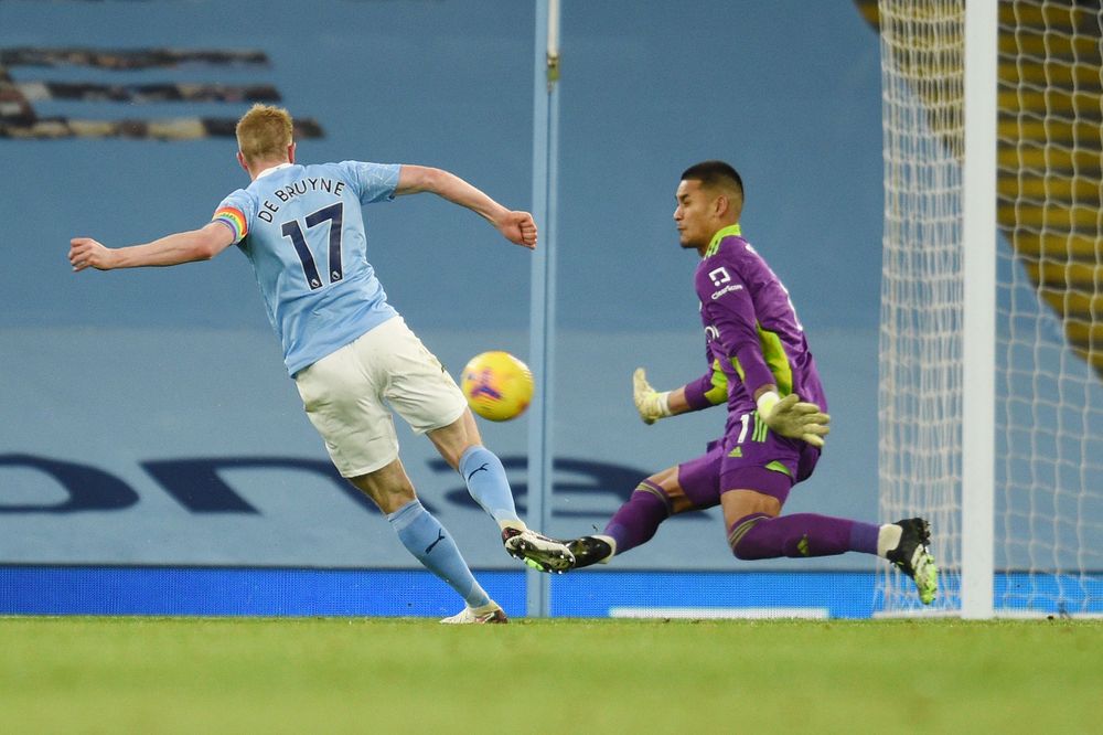 Alphonse Areola makes a superb stop from Kevin De Bruyne